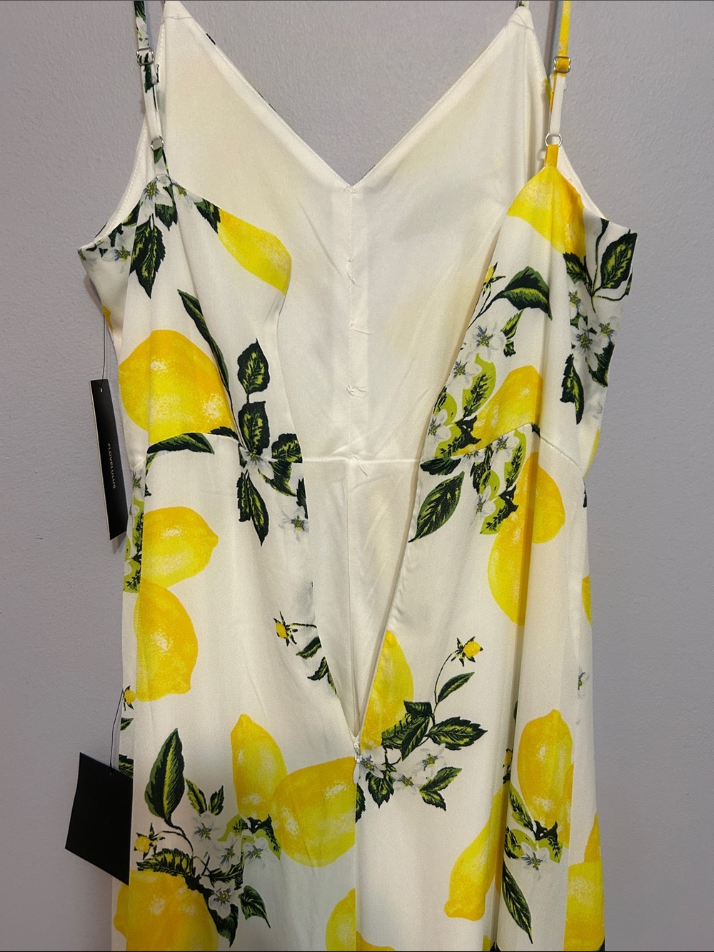 🍋 Lulu’s Lemon Print Sundress 🍋 - Picture 6 of 13